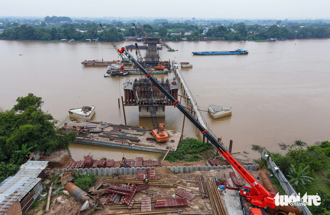 Bên cạnh đó, cây cầu sẽ góp phần tạo sự thuận lợi cho việc lưu thông hàng hóa, đi lại từ các tỉnh Bình Dương, Bình Phước, Tây Ninh, các tỉnh Tây Nguyên… tới sân bay Long Thành (Đồng Nai) và cảng Cái Mép - Thị Vải (Bà Rịa Vũng Tàu)