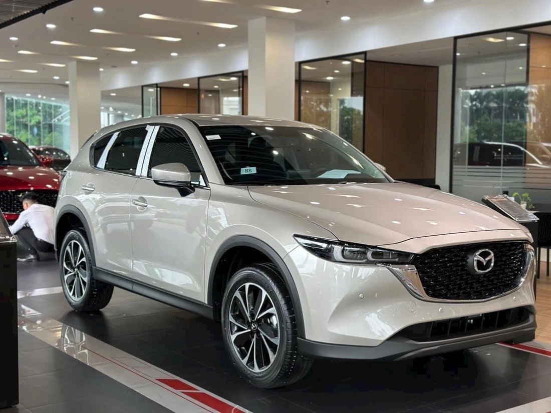 Mazda CX-5 tăng giá 5 triệu đồng 4 phiên bản nằm giữa, trong khi giá bán bản tiêu chuẩn và 2 bản cao cấp nhất không thay đổi - Ảnh: Đại lý Mazda/Facebook