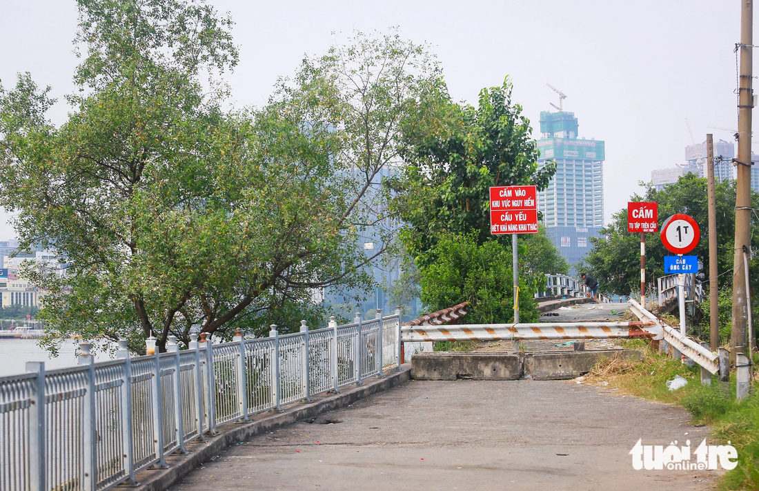 Còn phía bờ TP Thủ Đức được chọn nằm tại công viên bờ sông và ngoài ranh khu A, phía nam quảng trường trung tâm tại khu đô thị mới Thủ Thiêm - Ảnh: LÊ PHAN