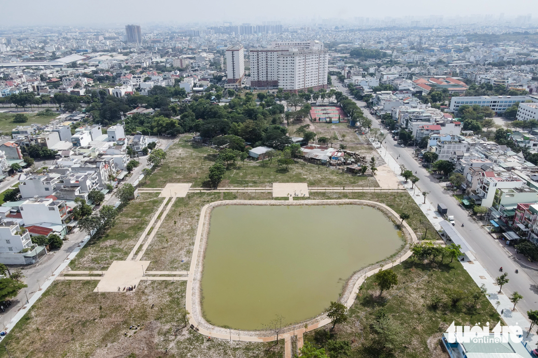 Công viên trung tâm khu dân cư Vĩnh Lộc nhìn từ trên cao - Ảnh: PHƯƠNG NHI