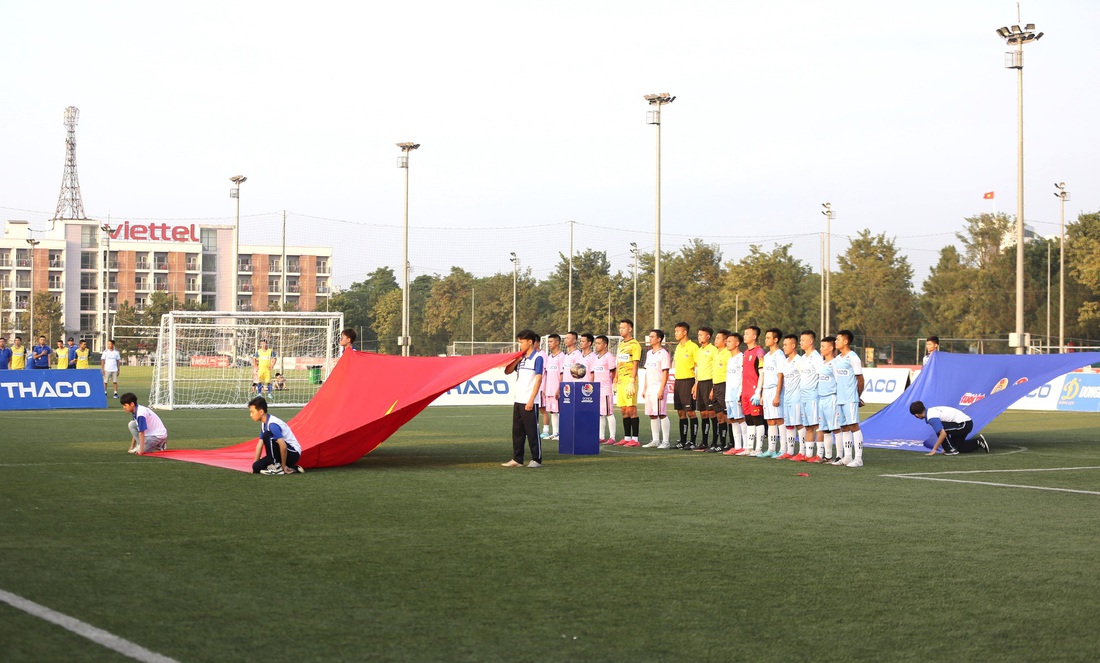 Vòng loại khu vực Hà Nội Giải vô địch bóng đá công nhân toàn quốc 2023 khai mạc hôm 3-11 tại Trung tâm Thể thao Viettel - Ảnh: HOÀNG TÙNG