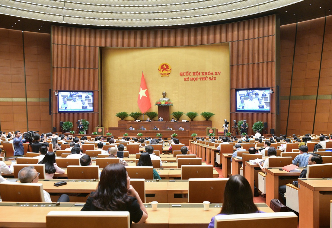 Tin tức sáng 6-11: Nông sản, thực phẩm Việt Nam giảm vi phạm; 10 tháng, xuất siêu đạt 'kỷ lục mới' - Ảnh 1. Quốc hội họp phiên toàn thể tại hội trường
