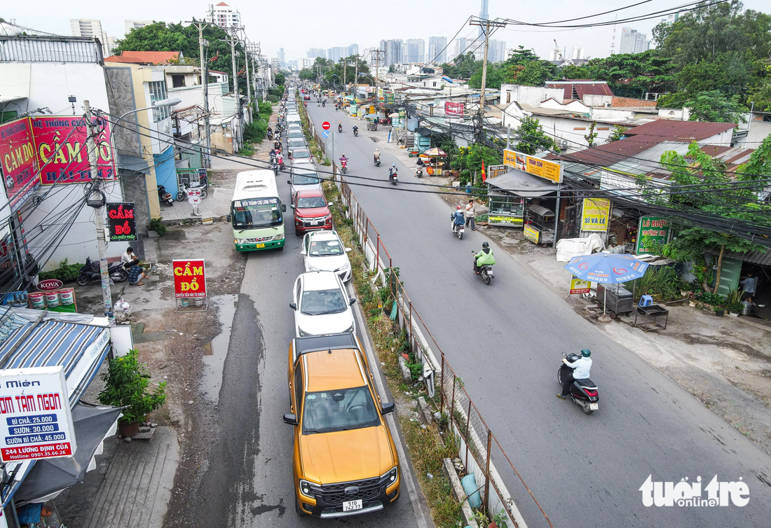 Xe buýt phải 