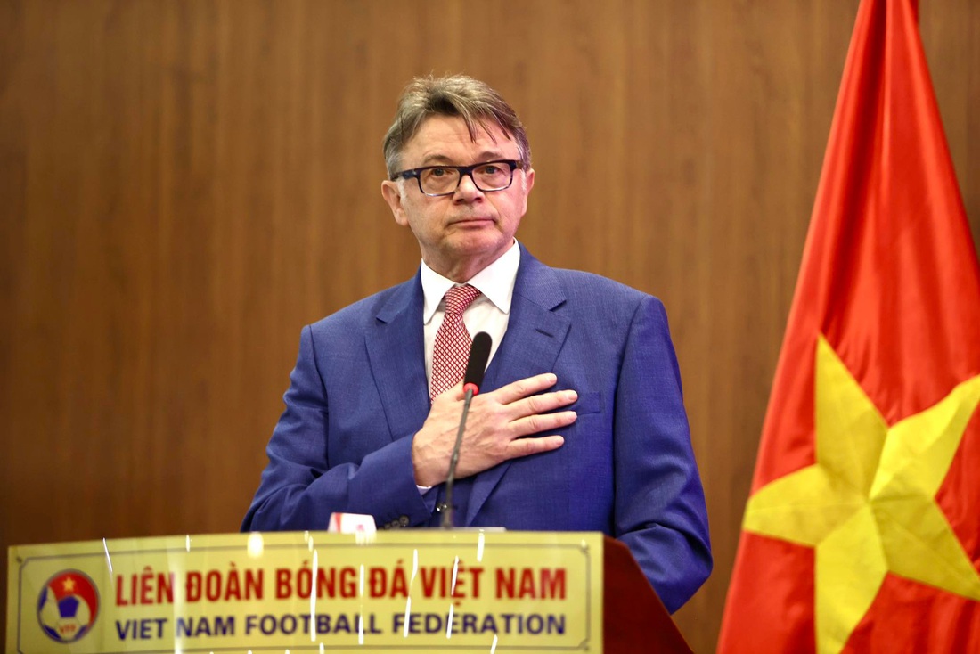 HLV Troussier: Cái chung của tôi và ông Park là cùng muốn giành chiến thắng - Ảnh 7.