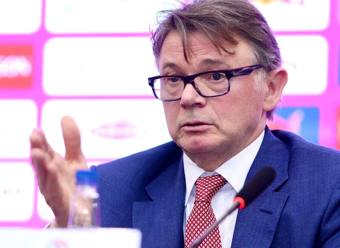 HLV Troussier: Cái chung của tôi và ông Park là cùng muốn giành chiến thắng - Ảnh 2.