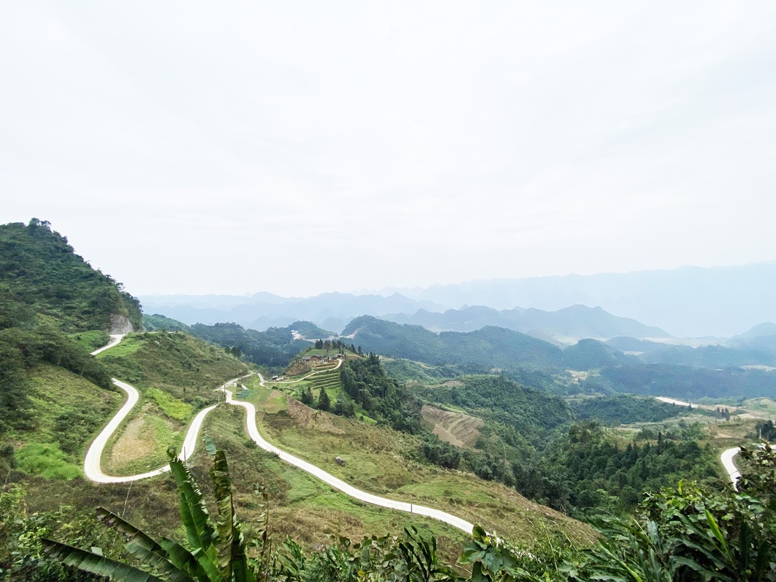 Vòng quanh Hà Giang 4 ngày 3 đêm: Nơi mỗi phiến đá hát một bài ca - Ảnh 2.