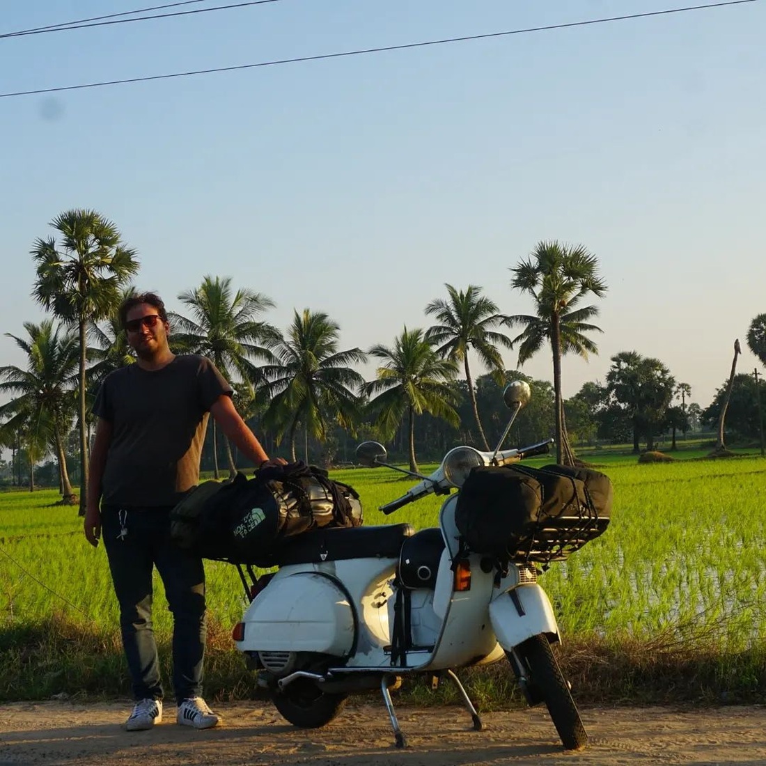 Một mình phượt từ Ý sang Đông Nam Á bằng xe máy Vespa cổ: Chuyến đi trong mơ của dân mê 2 bánh - Ảnh 13.