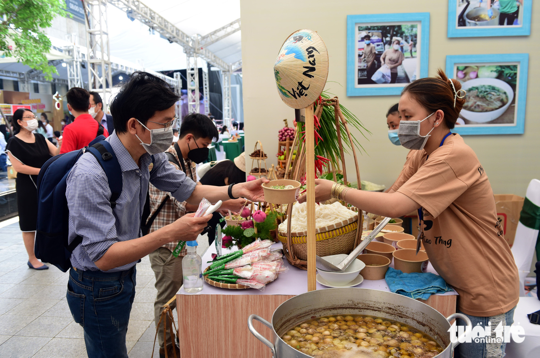 Ngày của phở 12-12 giành giải Hồ Hảo Hớn: Hành trình đưa phở và hương phở bay xa - Ảnh 5.