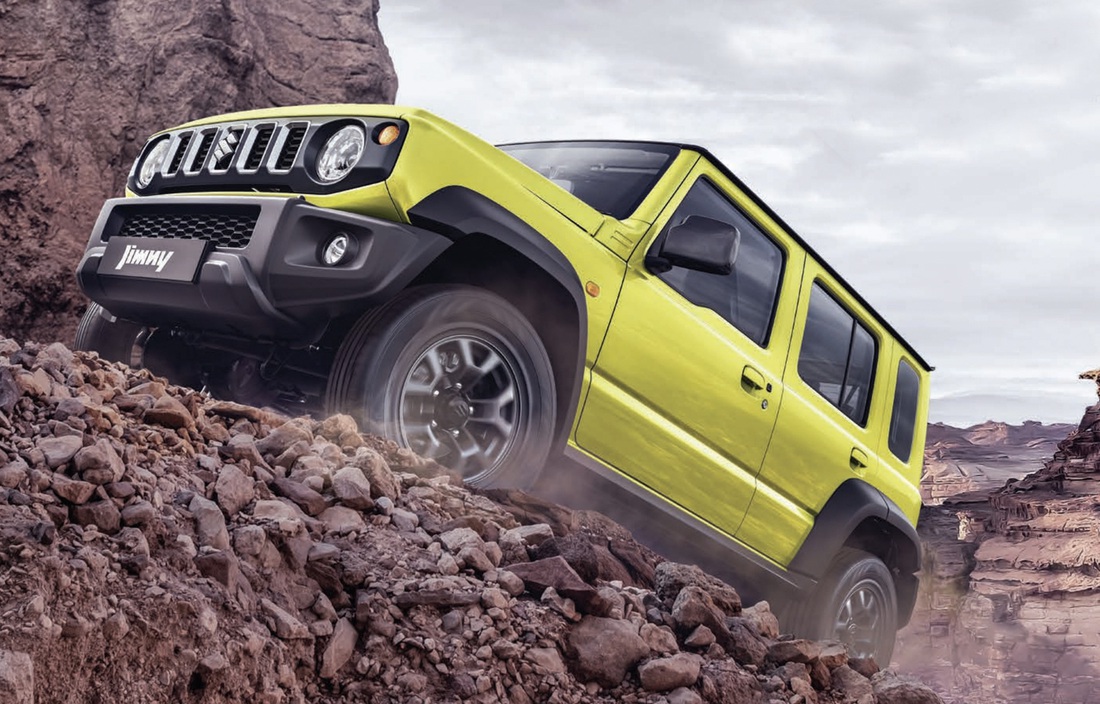 YouTuber bày cách ngủ trên Suzuki Jimny sắp bán ở Việt Nam - Ảnh 1.