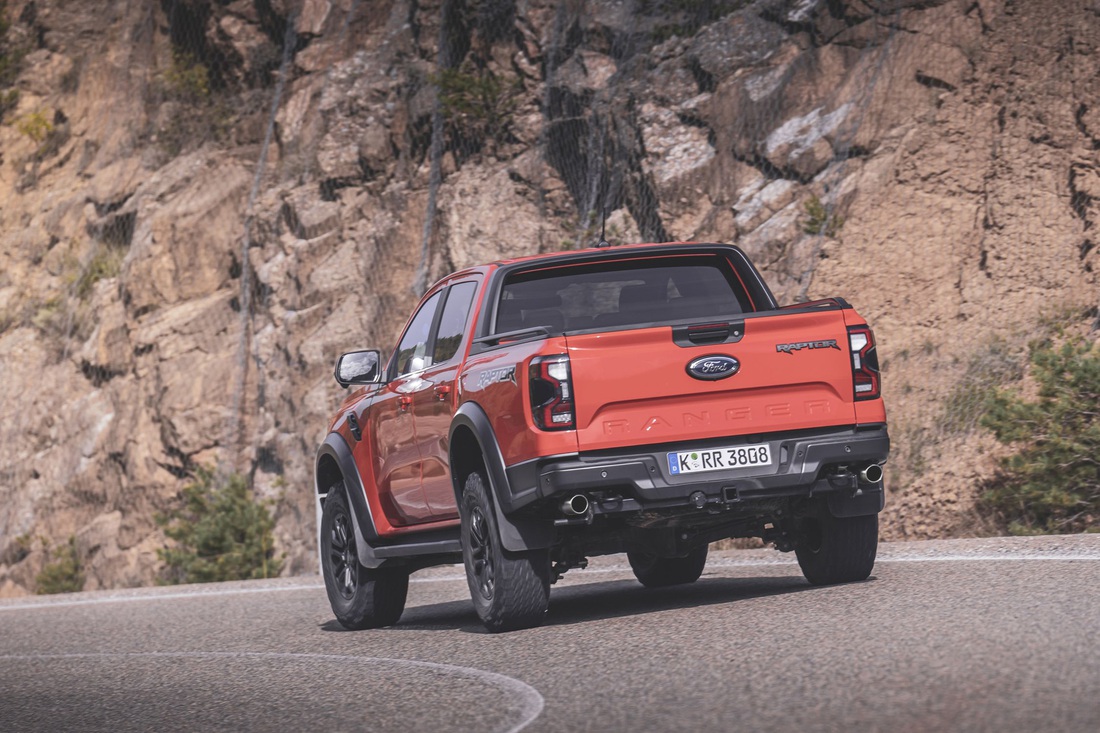 Ford Ranger Raptor 2023 đăng kiểm, sắp ra mắt Việt Nam, giá dự kiến tăng hơn 100 triệu đồng - Ảnh 4.