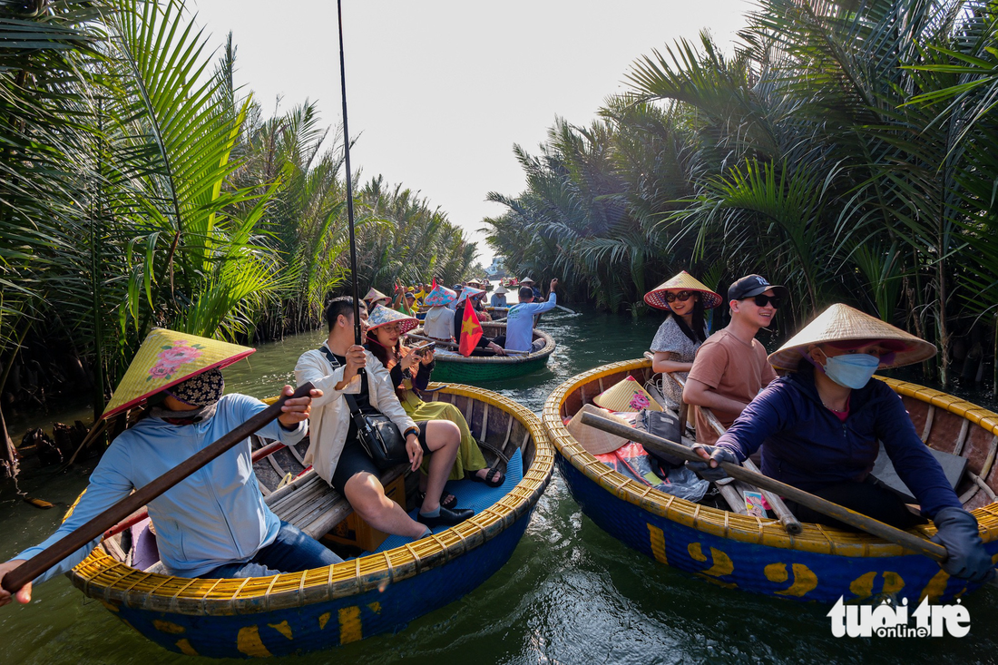 Người làm du lịch cần tiên phong giảm rác thải nhựa - Ảnh 1.