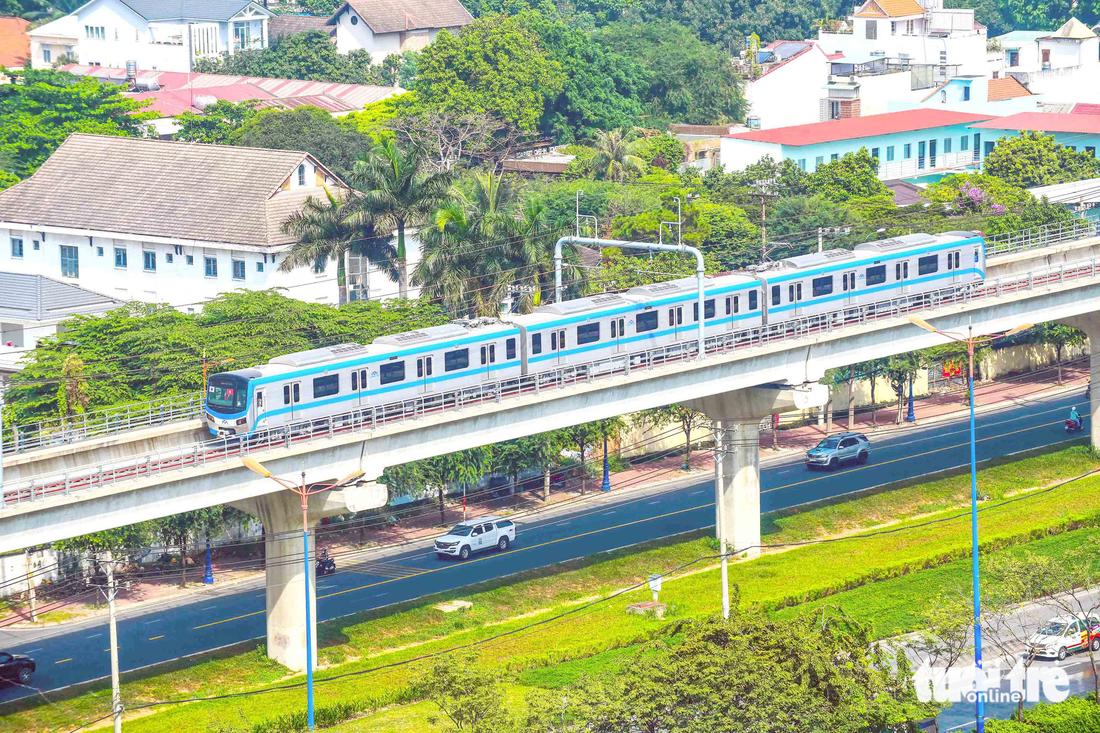 Dự án đầu tư công tuyến metro số 1 (Bến Thành - Suối Tiên, TP Thủ Đức) chậm tiến độ - Ảnh: QUANG ĐỊNH