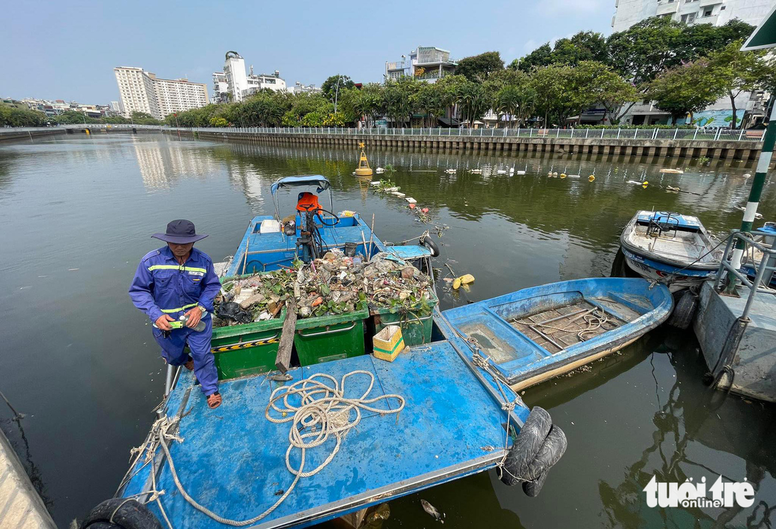 Tin tức sáng 22-4: Vì sao giá vé máy bay lễ 30-4 năm nay bất thường? - Ảnh 5.