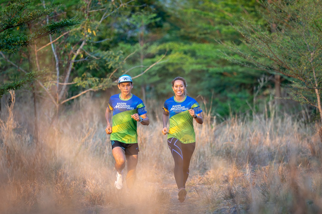 7.000 người tham gia đường chạy huyền thoại Giải marathon núi Bà Đen - Ảnh 4.