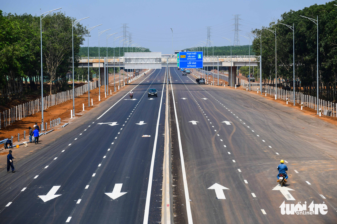 Cao tốc Phan Thiết - Dầu Giây bộn bề trước ngày thông xe - Ảnh 10.