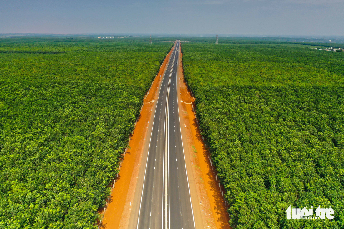 Ngắm cao tốc Phan Thiết - Dầu Giây nhiều người mong chờ - Ảnh 4.