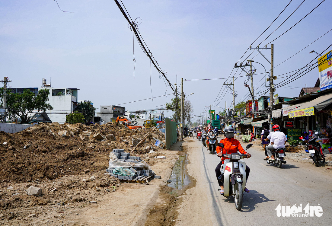 Làm xuyên lễ trên nhiều công trình giao thông ở TP.HCM - Ảnh 10.