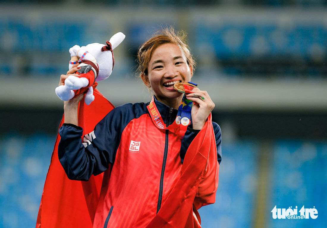 Nguyễn Thị Oanh giành huy chương vàng thứ 4 SEA Games 32 tặng sinh nhật thầy Sỹ - Ảnh 15.