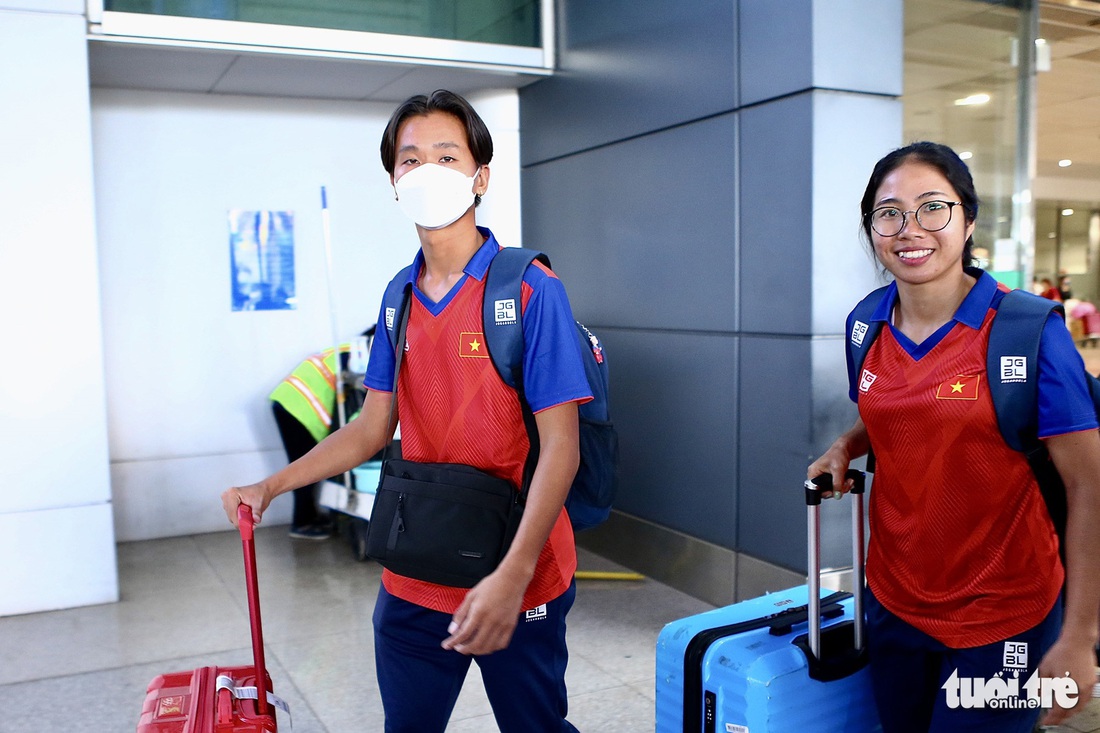 Nguyễn Thị Oanh, Lê Tú Chinh, Trần Thị Nhi Yến... rạng rỡ trở về sau SEA Games 32 - Ảnh 4.