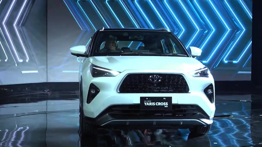 Xe đã đăng ký ở Việt Nam Toyota Yaris Cross 2023 ra mắt: Lớn hơn Raize, nhỏ hơn Corolla Cross - Ảnh 7.