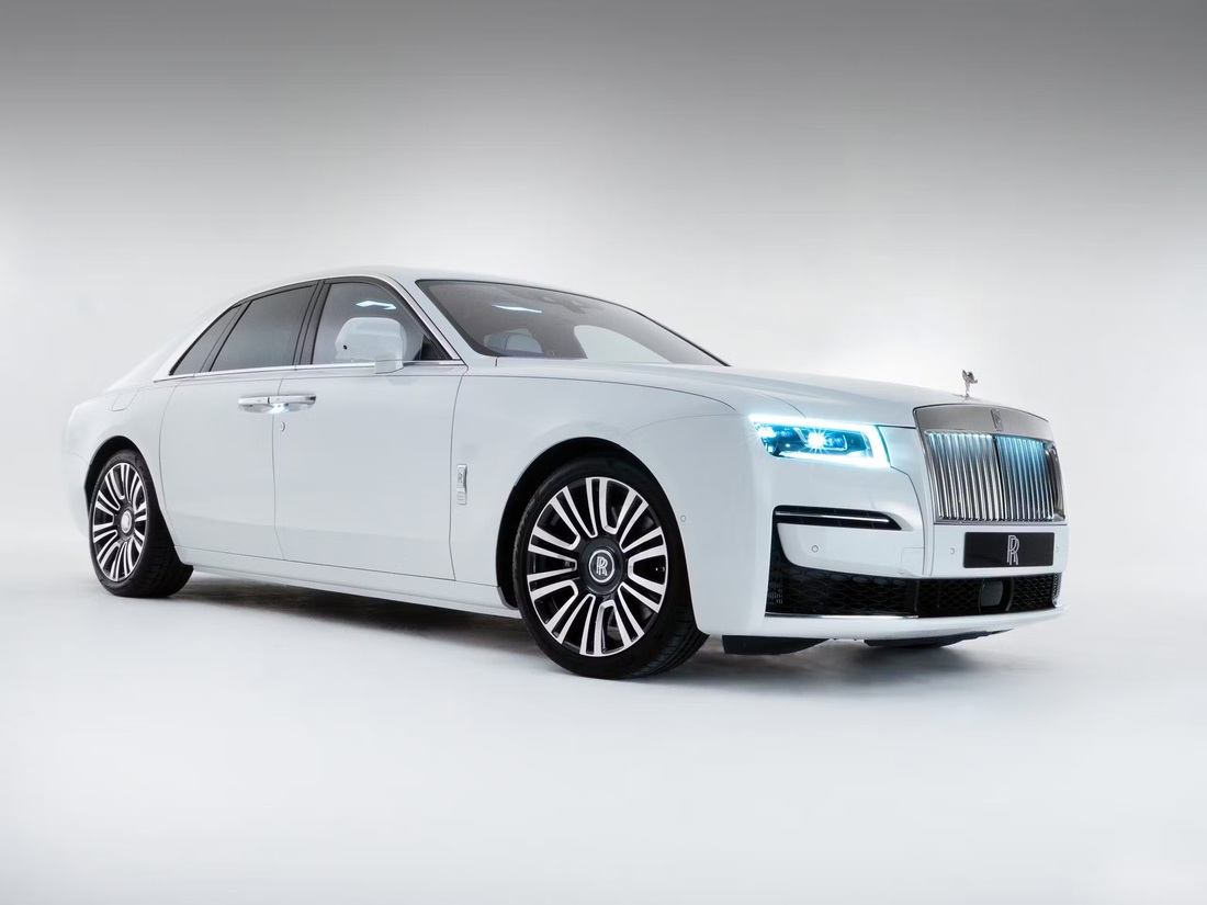 Xe Rolls-Royce im lặng như tờ, người lái mất phương hướng - Ảnh 7.