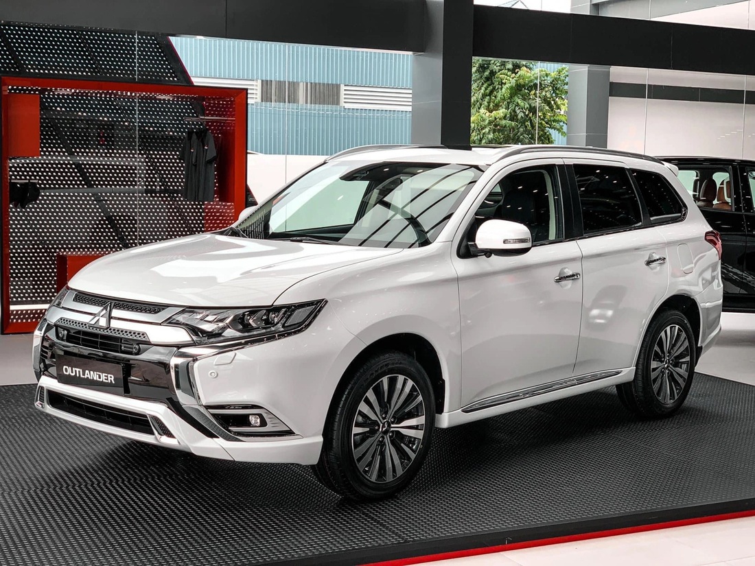 Tin tức giá xe: Hàng loạt SUV cỡ C giảm giá cả trăm triệu đồng - Ảnh 5.