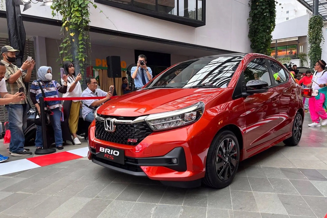 Honda Brio 2023 ra mắt: Nhiều trang bị hơn hẳn bản bán ở Việt Nam - Ảnh 1.