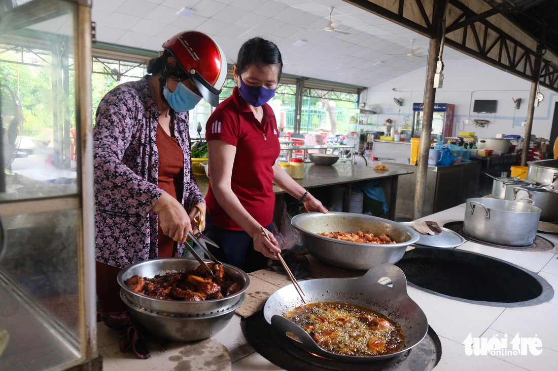 Những con ong góp mật cho mùa thi - Ảnh 16.