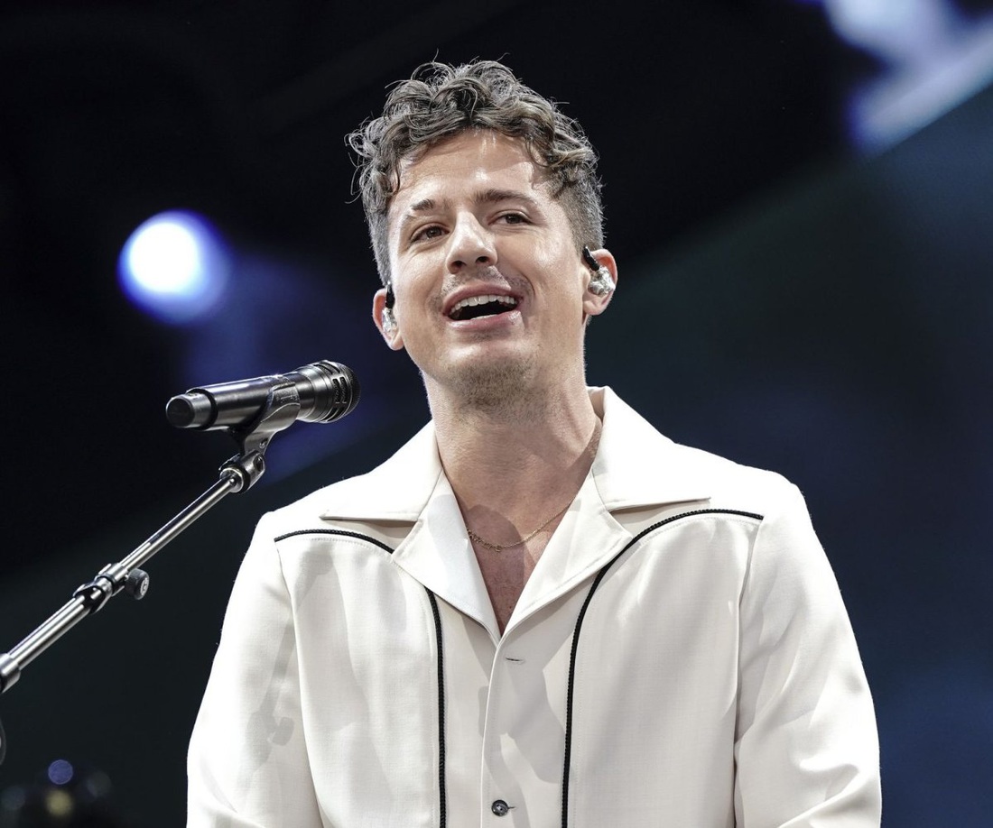 Charlie Puth biểu diễn tại Việt Nam trong khuôn khổ chuyến lưu diễn thế giới The Charlie Live Experience - Ảnh: UPI