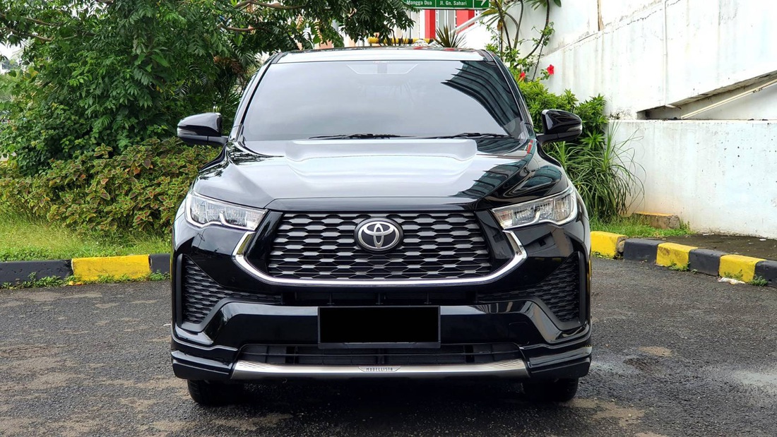 Bước sang thế hệ thứ ba, Toyota Innova được phát triển dựa trên nền tảng toàn cầu GA-C. Khung gầm loại liền khối và đi liền với hệ dẫn động cầu trước. Trong khi thế hệ cũ dùng khung gầm body-on-frame và hệ dẫn động cầu sau - Ảnh: Đại lý Toyota/Facebook