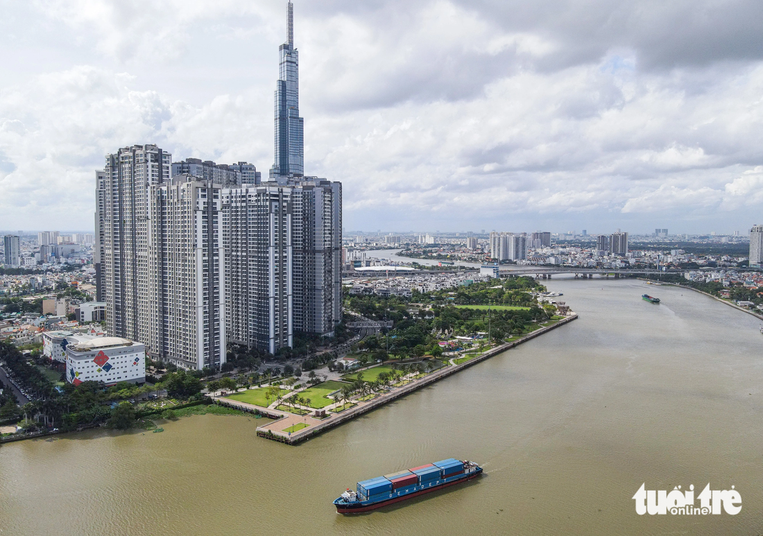 Quy hoạch đường ven sông Sài Gòn qua TP.HCM không những tạo đường giao thông thủy, bộ mà còn thúc đẩy kinh tế. Theo Đề án phát triển kè sông và kinh tế dịch vụ ven sông TP.HCM giai đoạn 2020-2045 do Sở Quy hoạch Kiến trúc xây dựng, tuyến đường này sẽ giúp khai thác hiệu quả 7 khu vực có tiềm năng dọc bờ sông với quy mô 2.289ha.