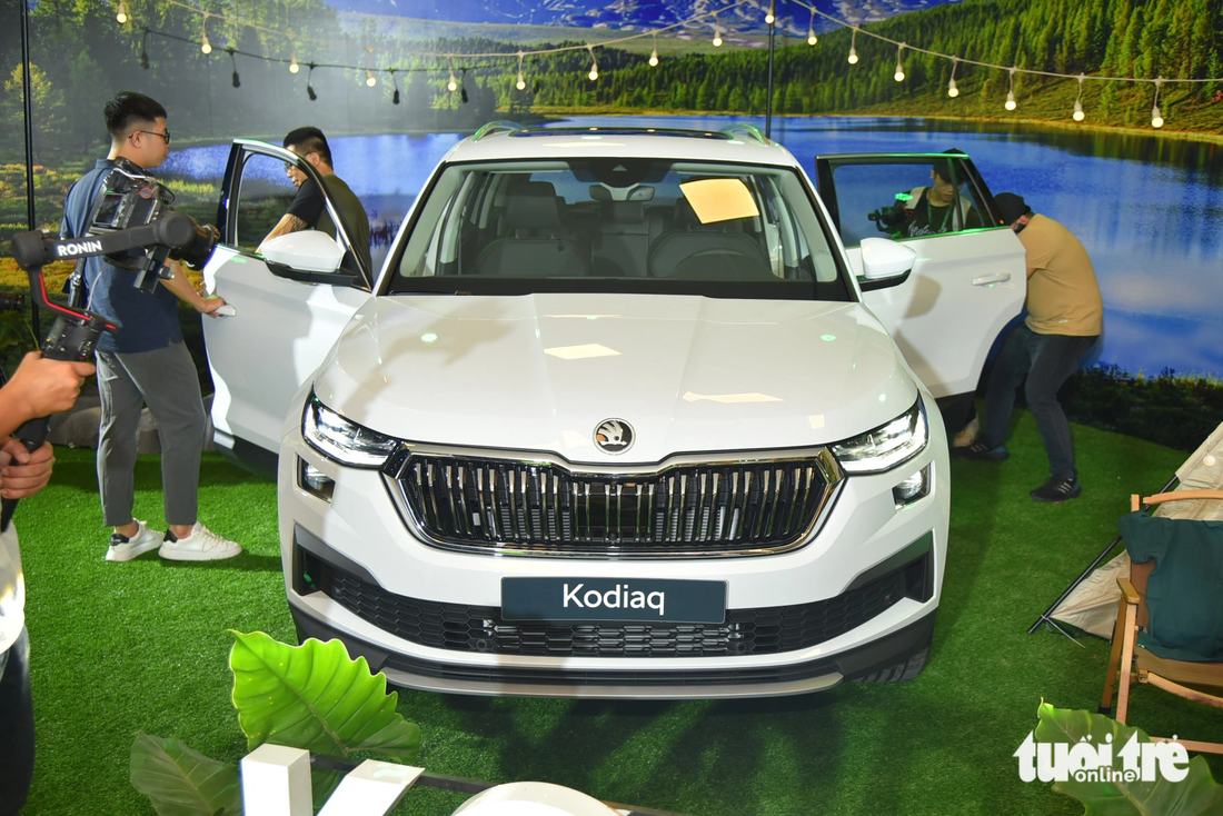 Skoda Kodiaq có 2 phiên bản: Ambition 1.4 TSI và Style 2.0 TSI, giá bán lần lượt 1,189 tỉ đồng và 1,409 tỉ đồng