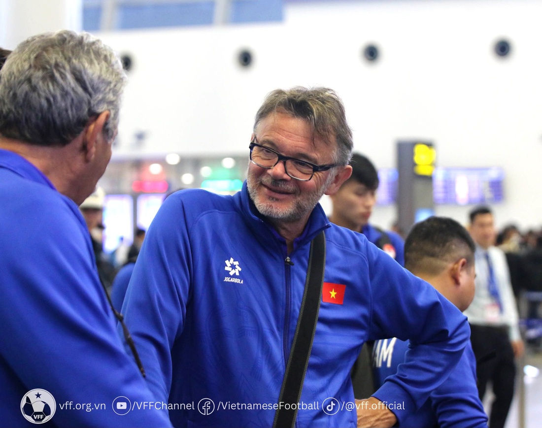 Trong cuộc họp báo chiều 4-1, HLV Philippe Troussier cho biết ông đặt trọn niềm tin vào các cầu thủ - Ảnh: VFF