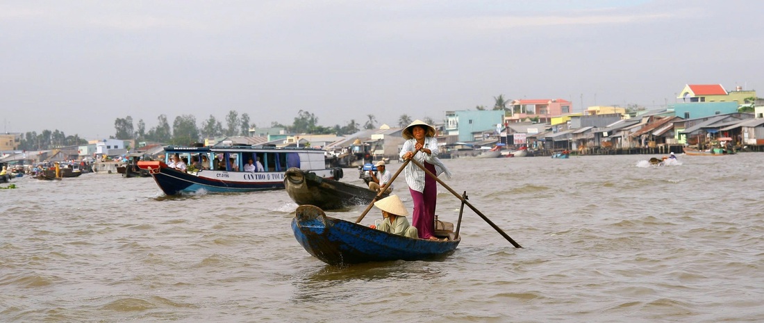 Chợ nổi miền Tây thời 'mặt sông đông hơn mặt lộ' ra sao? - Ảnh 1.