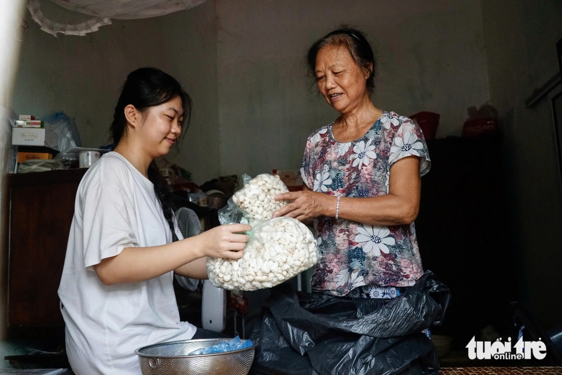 Cổng trường đại học và cổng khu công nghiệp đều mở - Ảnh 1.