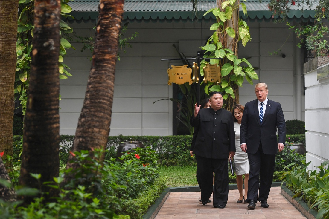 Ông Trump nhận lời thăm lại Việt Nam: Nhìn lại hai chuyến thăm trước đây - Ảnh 7.