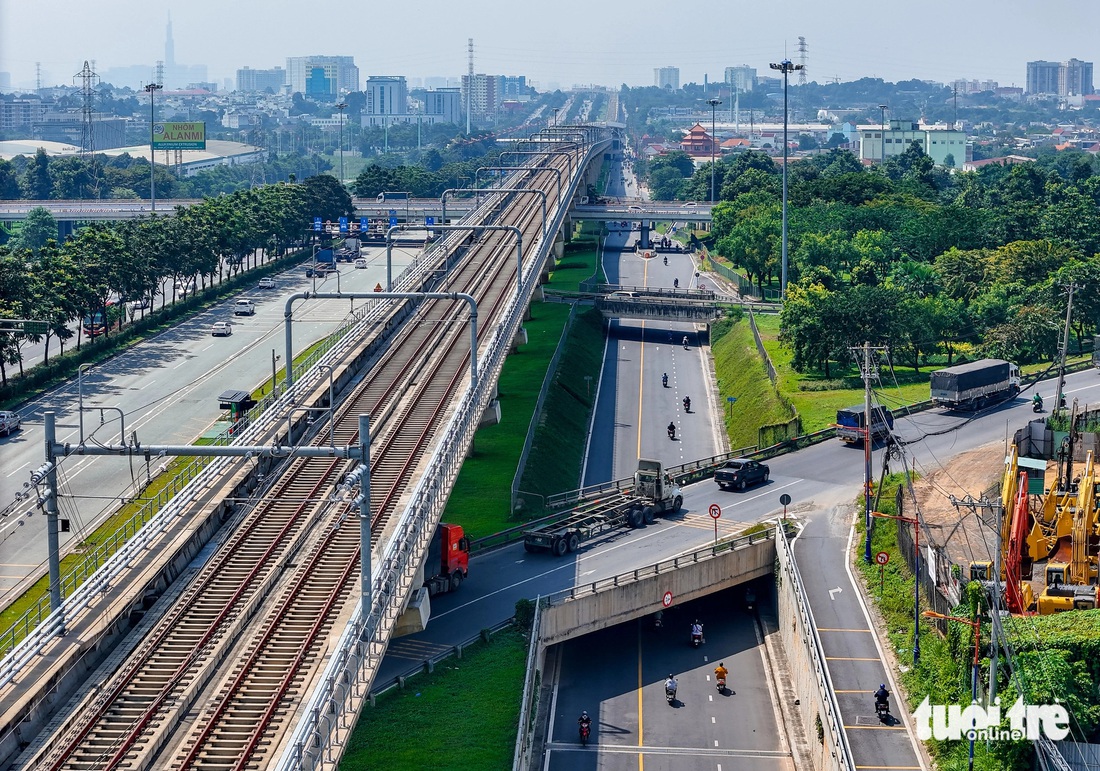 Hiện trạng hầm chui trạm 2 xa lộ Hà Nội chưa thể làm xong vì vướng mặt bằng - Ảnh 4.