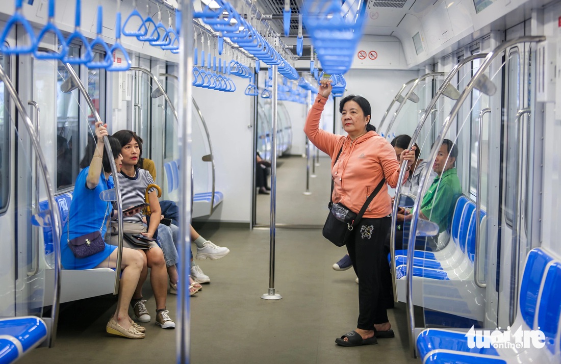 Đi metro số 1 chạy thử như thật, 4 phút 30 giây có 1 chuyến - Ảnh 1.