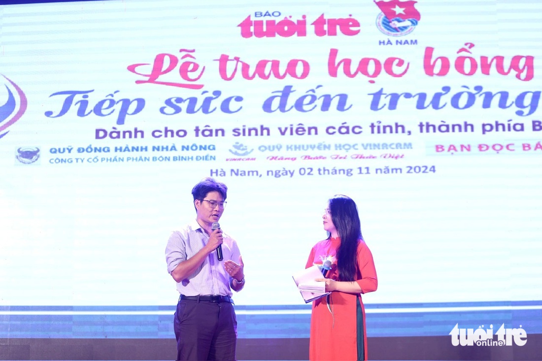 Tiếp sức đến trường 19 tỉnh phía Bắc: Đau xót đi học bằng tiền viếng mẹ, nhưng tin vào tương lai! - Ảnh 18.