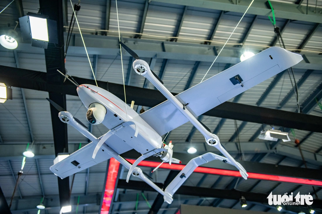 Việt Nam trình làng UAV bay xa 1000km mang theo vũ khí tấn công chính xác cao - Ảnh 4.