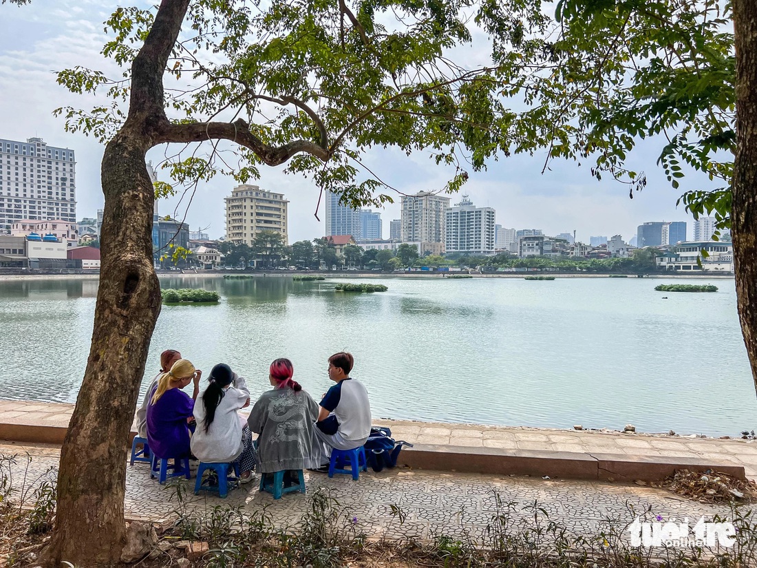 Không chỉ sông Tô Lịch, nhiều hồ lớn ở Hà Nội cũng đang cần 'cứu' vì ô nhiễm nghiêm trọng - Ảnh 13.