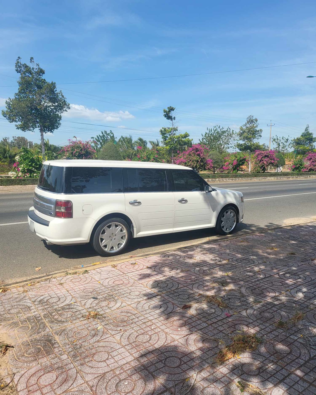 Chủ xe Ford Flex hàng hiếm tại Việt Nam: 'Đáng chơi như Explorer bản độc'- Ảnh 11.