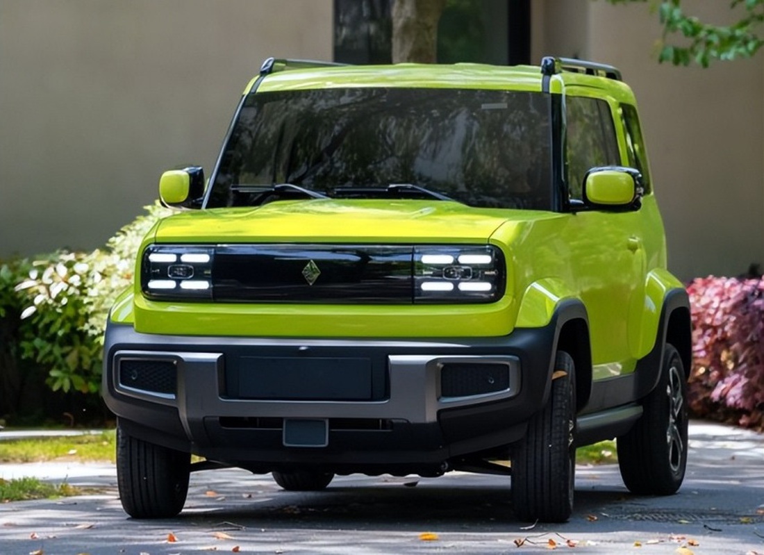 Loạt ô tô Trung Quốc sắp tràn vào Việt Nam: Phần lớn là xe điện, hybrid- Ảnh 19. Baojun Yep được coi là đối thủ VinFast VF 3 với chiều dài gần 3,4m, rộng gần 1,69m, trông hầm hố như SUV địa hình - Ảnh: SAIC