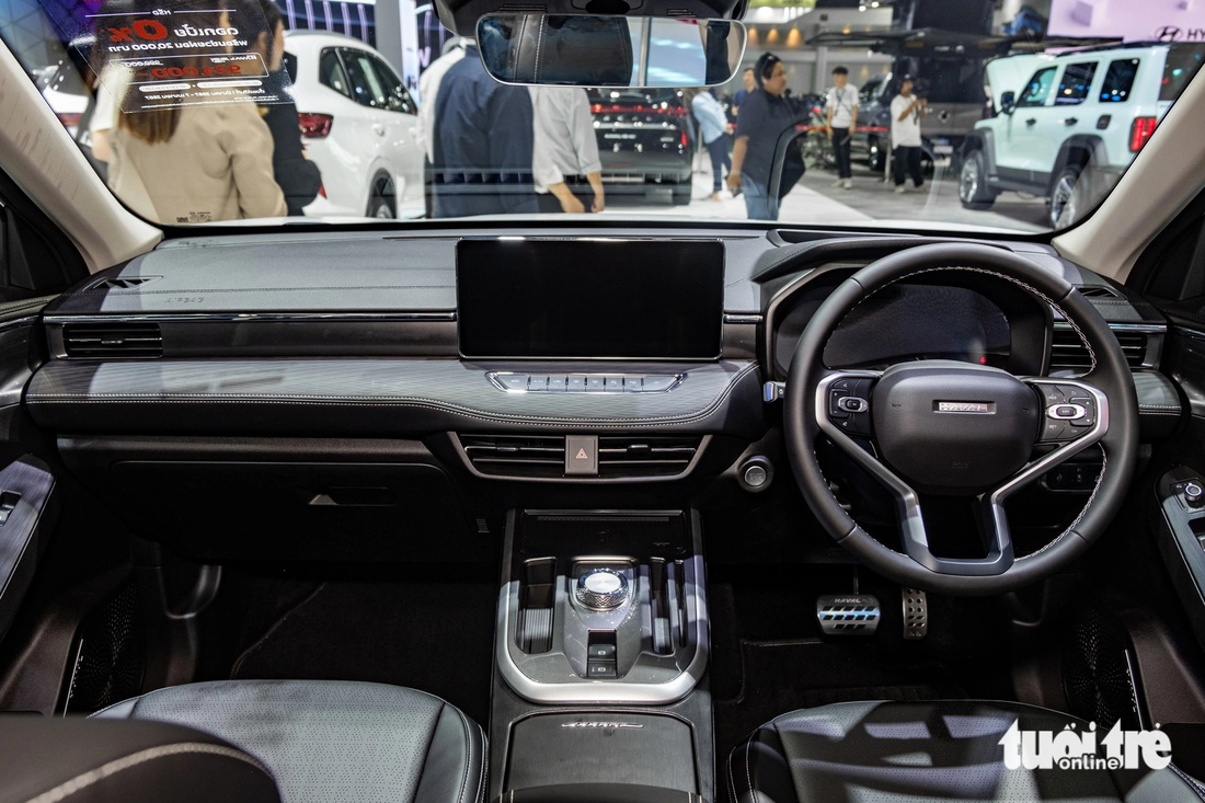Loạt ô tô Trung Quốc sắp tràn vào Việt Nam: Phần lớn là xe điện, hybrid- Ảnh 5. Cabin sở hữu một số trang bị tiện nghi nổi bật như cặp màn hình điện tử, cần số điện tử, cửa sổ trời toàn cảnh - Ảnh: QUỐC MINH