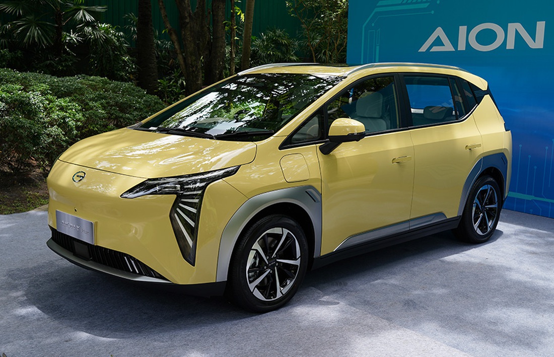 Loạt ô tô Trung Quốc sắp tràn vào Việt Nam: Phần lớn là xe điện, hybrid- Ảnh 10. Aion Y có kích thước tương đương Toyota Innova Cross, với chiều dài hơn 4,53m, rộng 1,87m. Xe theo hướng thiết kế tối giản từ trong ra ngoài - Ảnh: GAC