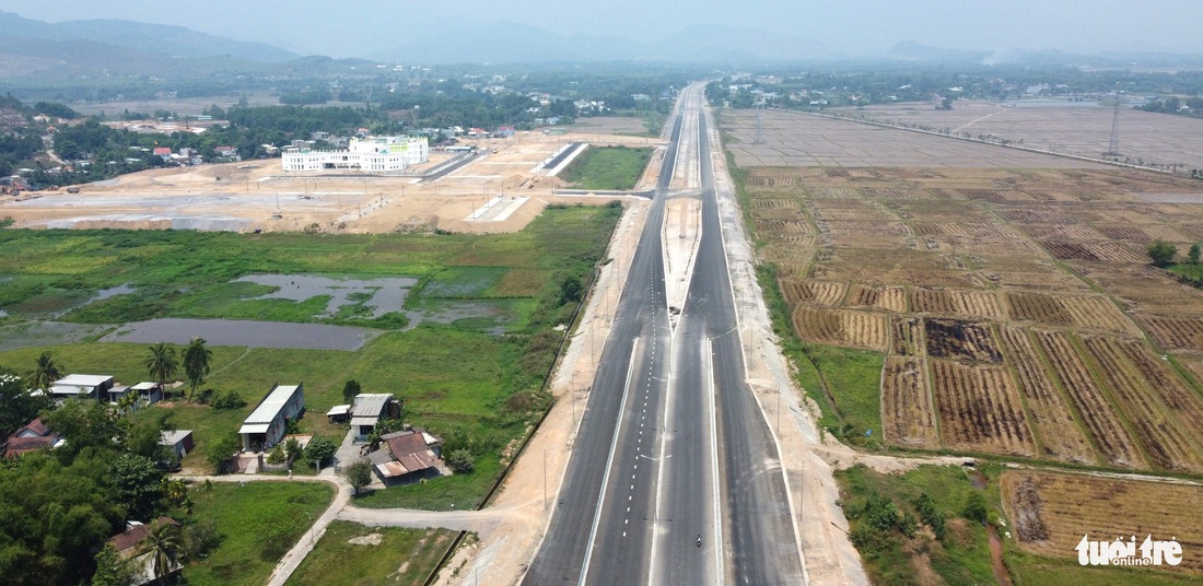 Tuyến đường được kỳ vọng góp phần thúc đẩy phát triển kinh tế - xã hội khu vực phía tây Đà Nẵng - Ảnh: ĐOÀN CƯỜNG