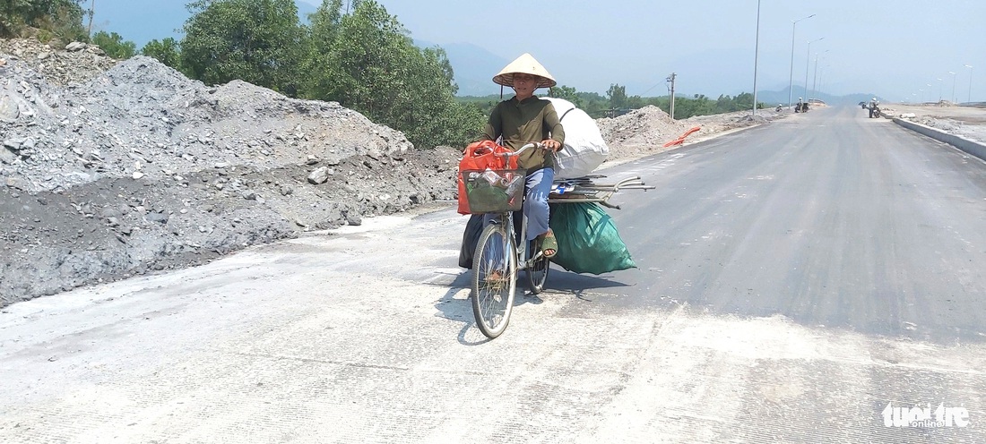 Sau nhiều lần lỡ hẹn, tuyến vành đai phía tây đang về đích - Ảnh: ĐOÀN CƯỜNG