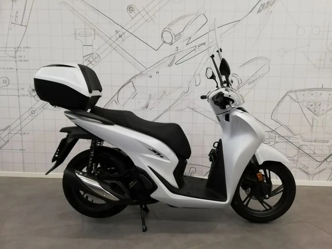 Honda SH 2024 thêm màu mới sang chảnh, giá quy đổi 98 triệu đồng- Ảnh 2. Honda SH 2024 thêm màu mới sang chảnh, giá quy đổi 98 triệu đồng- Ảnh 2.
