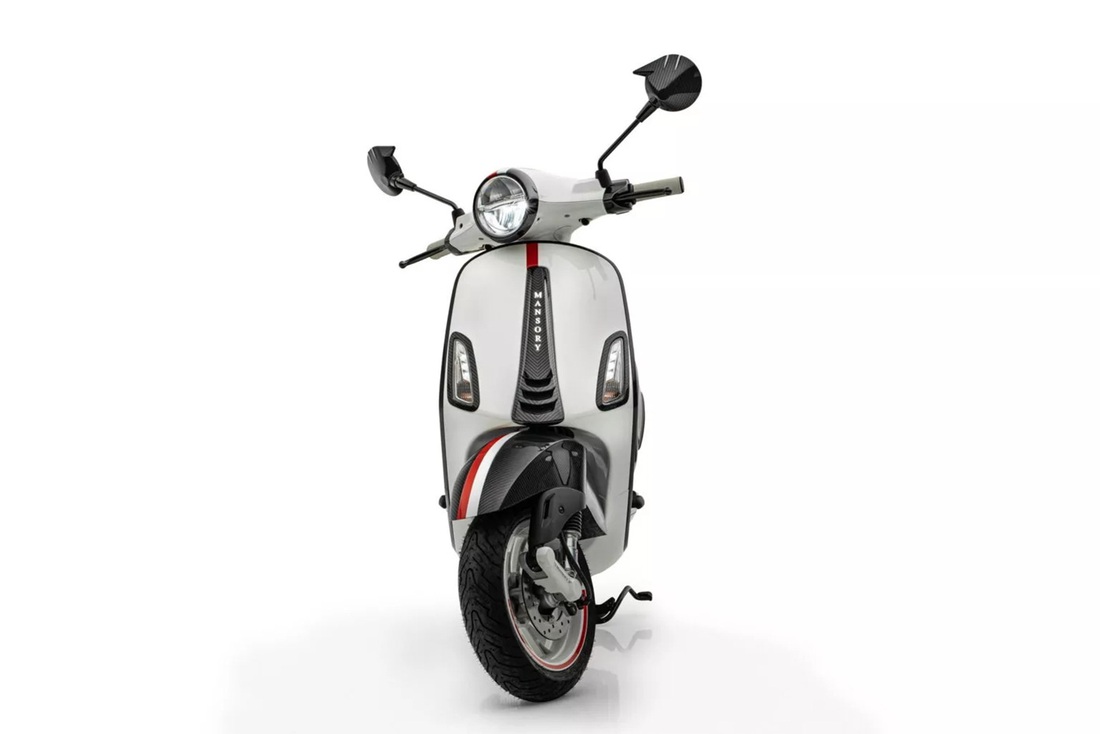 Vespa điện phiên bản đặc biệt: Chỉ có 99 chiếc, giá có thể ngang ô tô- Ảnh 11. Mansory nổi tiếng với việc độ lại siêu xe, do đó các bộ kit của hãng thuộc hàng đắt nhất trên thị trường. Một chiếc Lamborghini Urus S có giá nguyên bản vào khoảng 230.000 USD tùy thị trường. Nhưng Lamborghini Urus S độ Mansory được rao bán với giá 694.000 USD. Điều đó nghĩa là, sau khi đó, xe đã tăng giá gấp 3 - Ảnh: Mansory