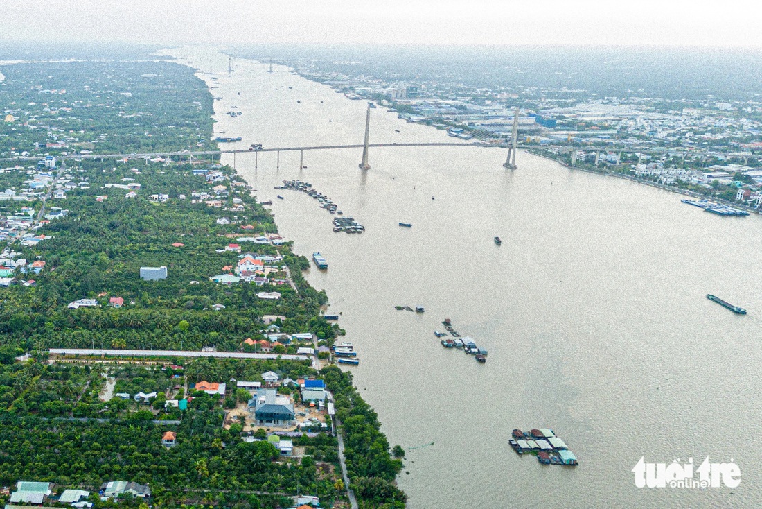 Cù lao Thới Sơn hay còn gọi là cồn Lân, thuộc ấp Thới Hòa, xã Thới Sơn, thành phố Mỹ Tho, tỉnh Tiền Giang, nằm bên bờ sông Tiền hiền hòa 